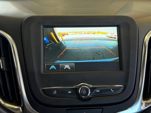 Used 2018 Chevrolet Equinox LS AWD/4WD image 19