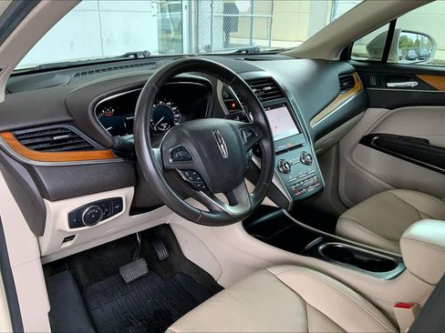 Used 2018 Lincoln MKC Select w/ Select Plus Package image 17
