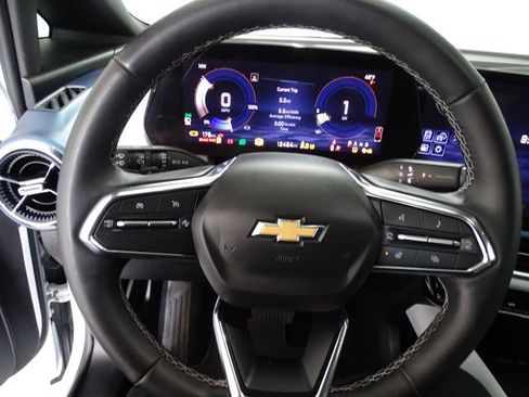 Used 2025 Chevrolet Equinox EV LT FWD image 6