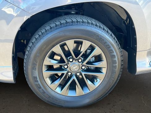 Used 2023 Lexus GX 460 Premium w/ Premium Package image 26