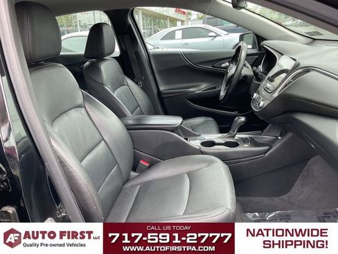 Used 2019 Chevrolet Malibu LT w/ Leather Package FWD image 17