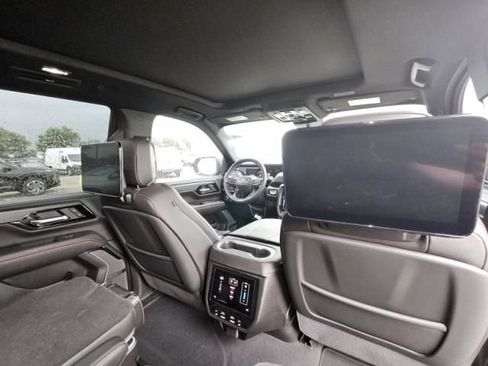 Used 2026 GMC Yukon AT4 Ultimate AWD/4WD image 2