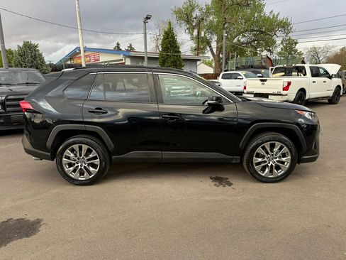 Used 2019 Toyota RAV4 XLE Premium w/ Cold Weather Package AWD/4WD image 10