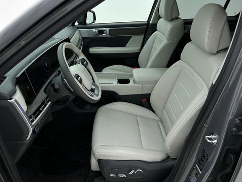 Used 2025 Hyundai Santa Fe Calligraphy image 11