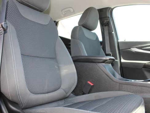 Used 2023 Chevrolet Bolt EUV LT FWD image 16