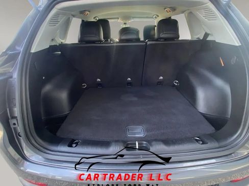Used 2019 Jeep Compass Latitude w/ Popular Equipment Group FWD image 17