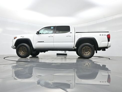 Used 2022 Toyota Tacoma SR image 48