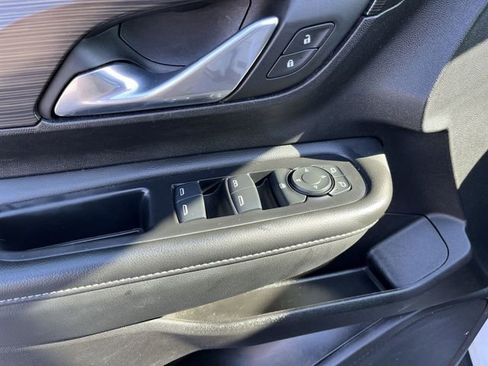 Used 2024 GMC Terrain SLE image 17