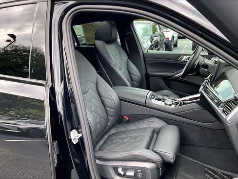 Used 2024 BMW X6 xDrive40i w/ Premium Package AWD/4WD image 9