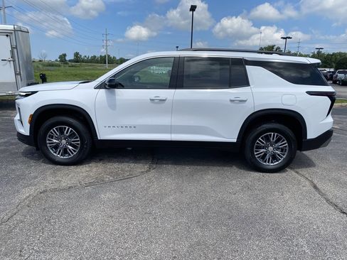 New 2025 Chevrolet Traverse LT image 4