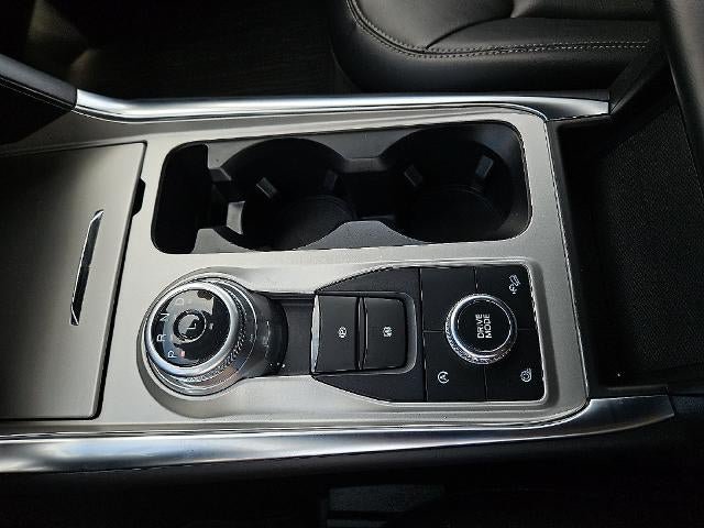 Used 2024 Ford Explorer XLT w/ Equipment Group 202A AWD/4WD image 26