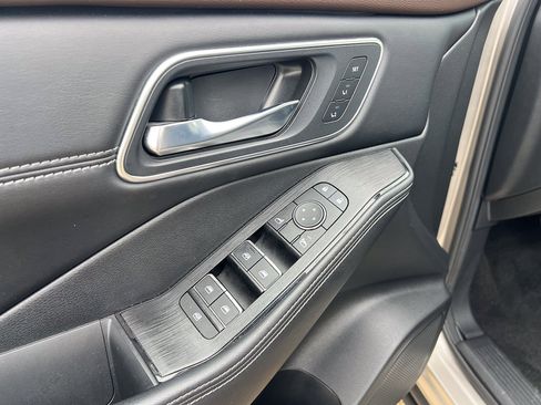 Used 2022 Nissan Rogue Platinum w/ Head-Up Display Package image 15