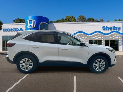 Used 2024 Ford Escape Active w/ Tech Pack #1 AWD/4WD image 8