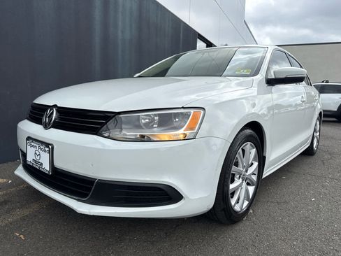 Used 2014 Volkswagen Jetta SE FWD image 2