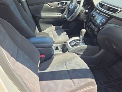 Used 2015 Nissan Rogue S AWD/4WD image 6