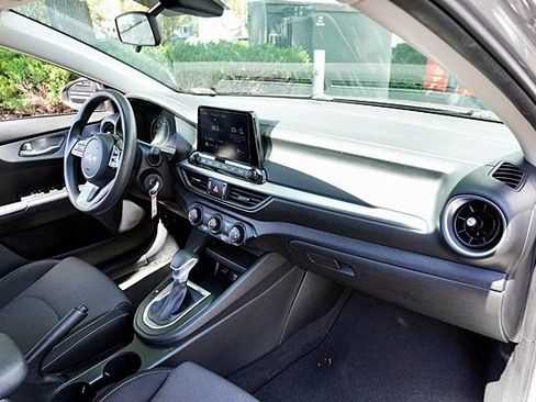 Used 2023 Kia Forte LXS FWD image 10