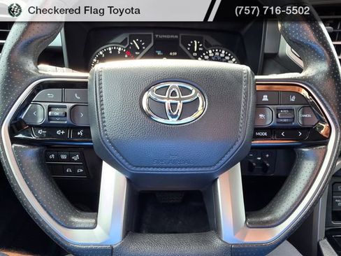 Used 2022 Toyota Tundra SR5 w/ SR5 Convenience Package AWD/4WD image 12