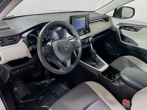 Used 2022 Toyota RAV4 XLE w/ Convenience Package AWD/4WD image 9