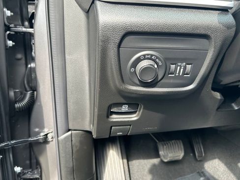 New 2025 Jeep Grand Cherokee Altitude image 13