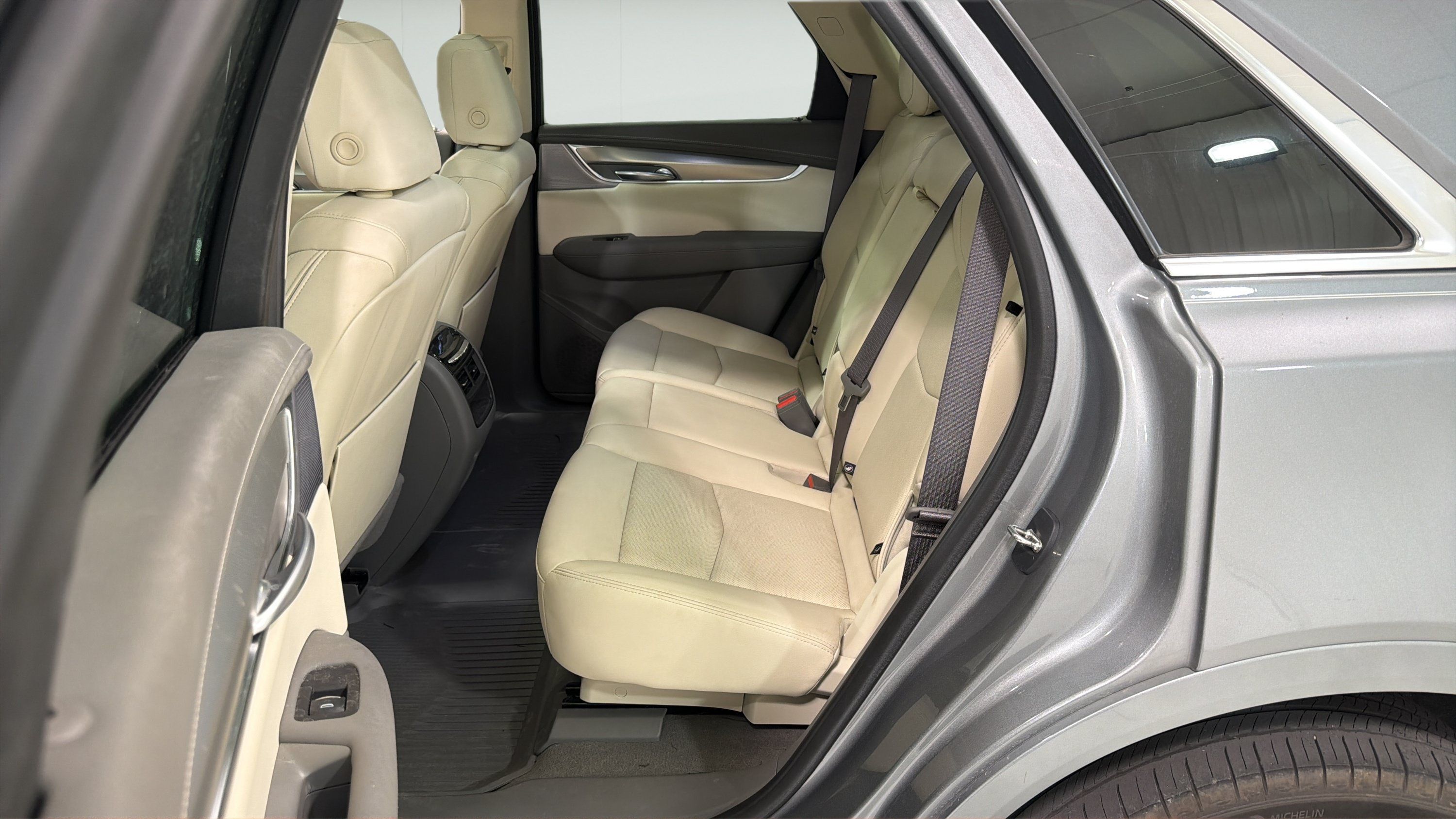 Used 2024 Cadillac XT5 Premium Luxury w/ Technology Package FWD image 22