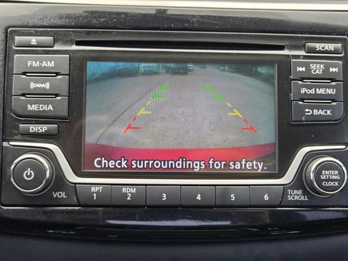 Used 2017 Nissan Sentra SR FWD image 13