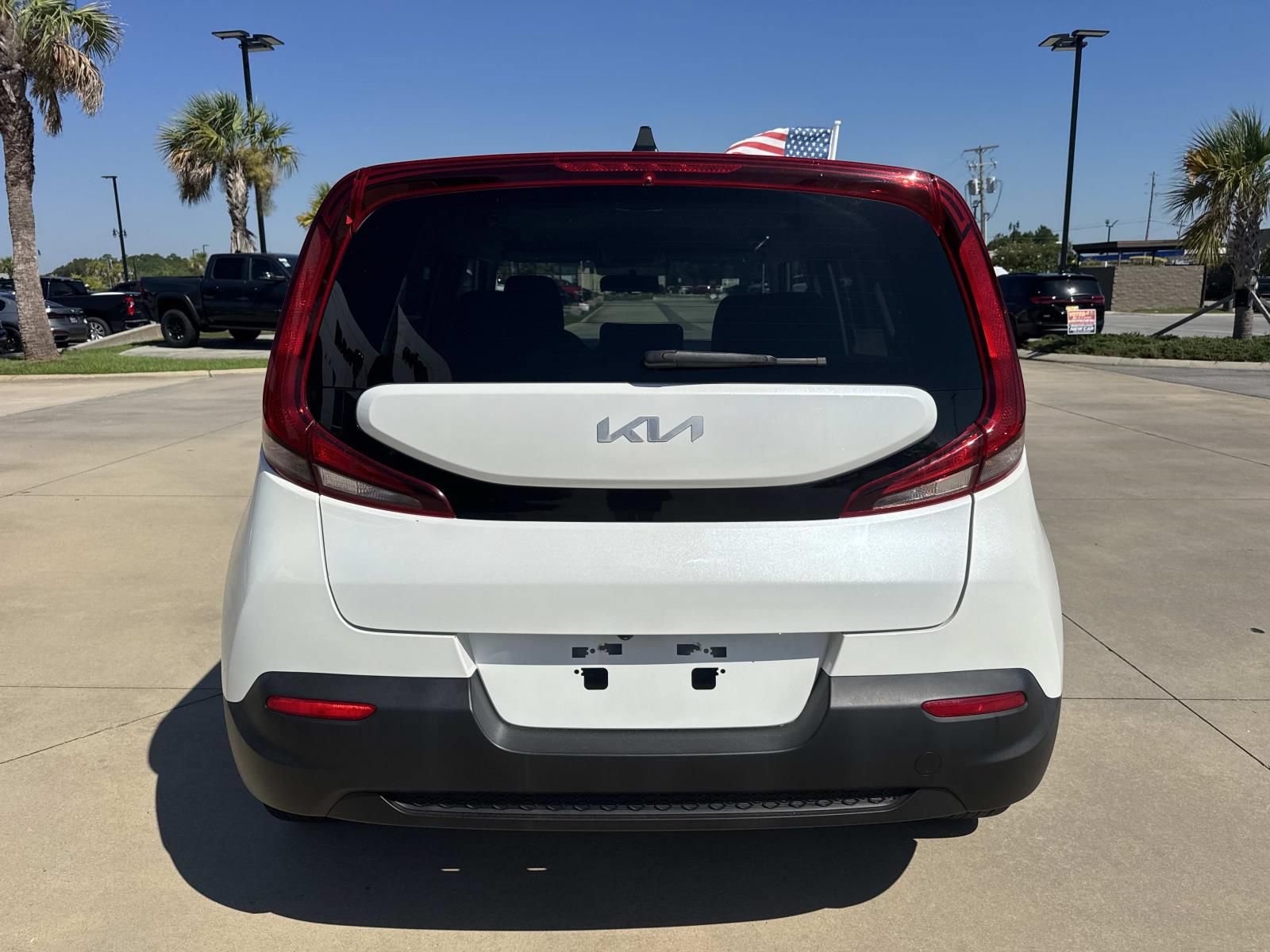 Used 2022 Kia Soul LX FWD image 6