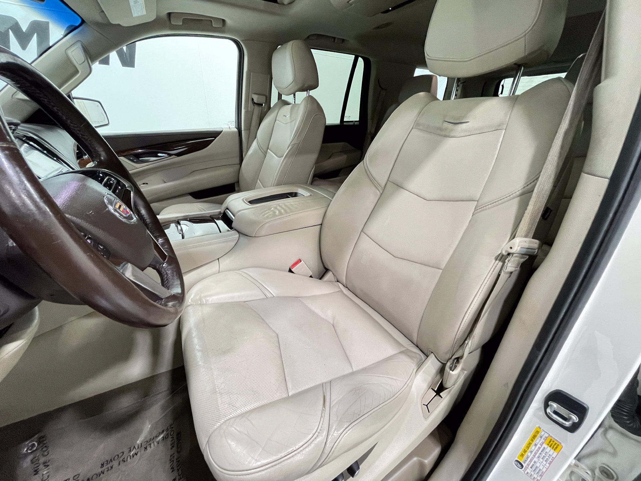 Used 2015 Cadillac Escalade Premium AWD/4WD image 14