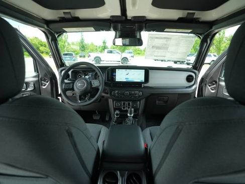 New 2026 Jeep Gladiator Sport w/ Dual Top Group AWD/4WD image 21