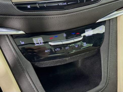 Used 2017 Cadillac XT5 Luxury w/ Driver Awareness Package AWD/4WD image 18