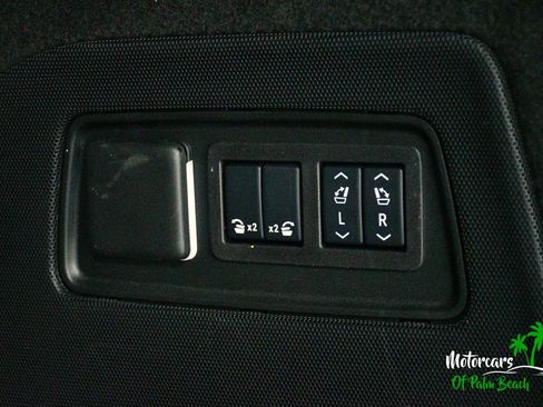 Used 2026 Cadillac Escalade ESV V w/ LPO, ONYX Package AWD/4WD image 17