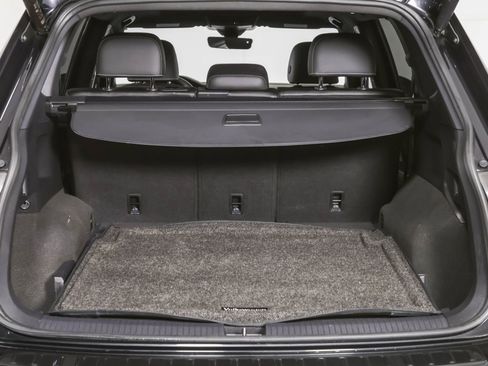 Used 2024 Volkswagen Tiguan SEL R-Line image 40