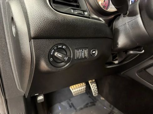 Used 2016 Dodge Challenger R/T RWD image 17