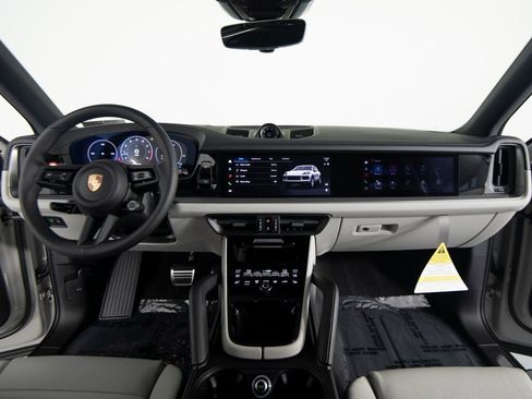 New 2026 Porsche Cayenne S image 29