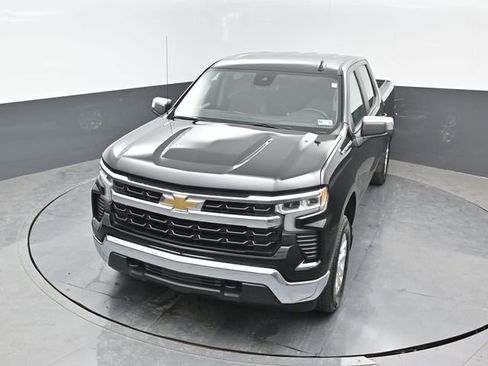 Used 2024 Chevrolet Silverado 1500 LT AWD/4WD image 16