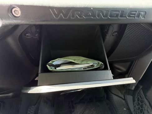 Used 2020 Jeep Wrangler Unlimited Sport S image 30