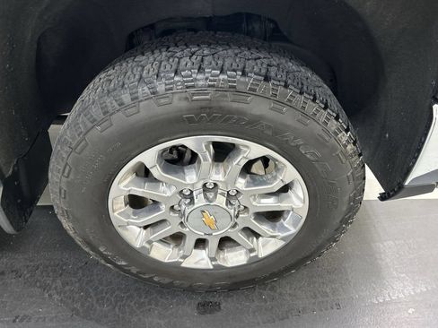Used 2025 Chevrolet Silverado 2500 LTZ w/ LTZ Plus Package AWD/4WD image 8