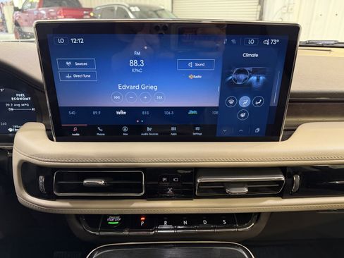 Used 2023 Lincoln Nautilus Reserve w/ Luxury Package image 16