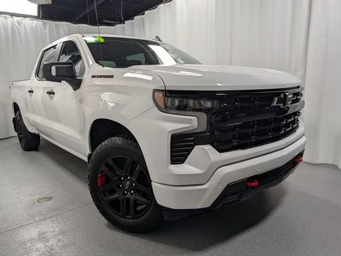 Used 2024 Chevrolet Silverado 1500 RST w/ Redline Edition AWD/4WD image 2