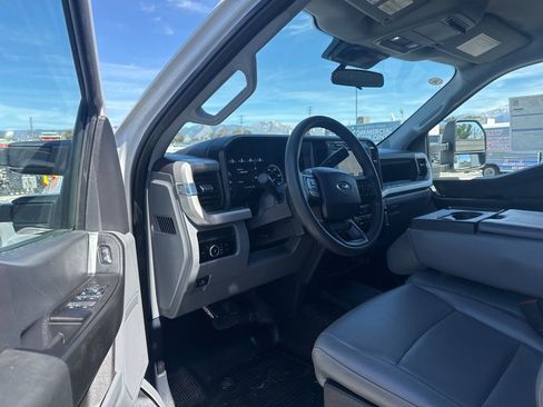 Certified 2023 Ford F250 XL w/ XL Chrome Package image 7