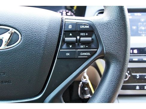 Used 2017 Hyundai Sonata SE FWD image 16