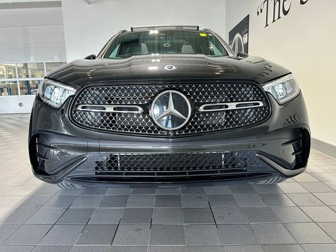 Used 2025 Mercedes-Benz GLC 300 4MATIC image 2
