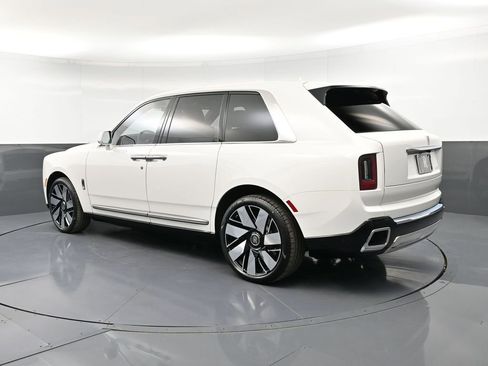 New 2026 Rolls-Royce Cullinan AWD/4WD image 3