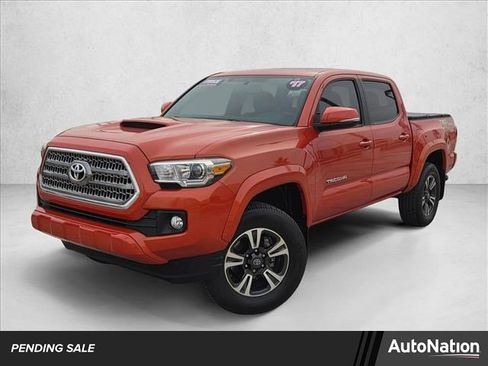 Certified 2017 Toyota Tacoma TRD Sport image 1