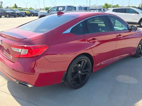 Used 2020 Honda Accord Sport image 9