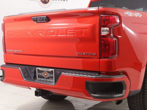 Used 2023 Chevrolet Silverado 1500 Custom image 34