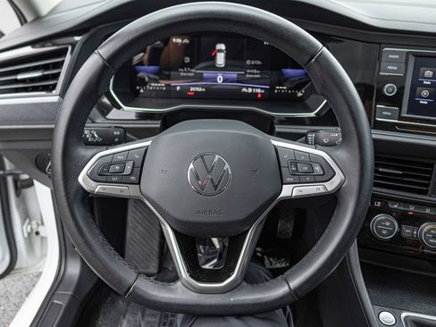 Used 2023 Volkswagen Jetta SE w/ Panoramic Sunroof Package FWD image 23