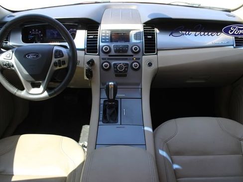 Used 2016 Ford Taurus SEL FWD image 16