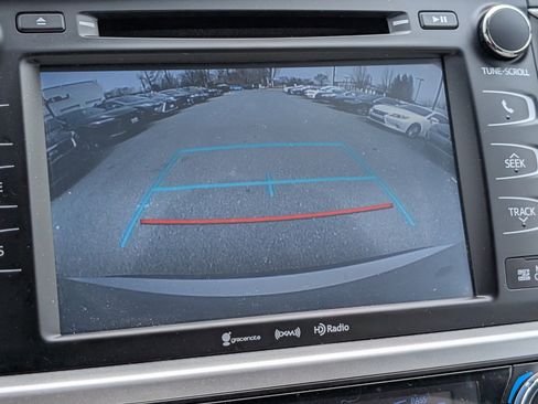 Used 2018 Toyota Highlander XLE image 29