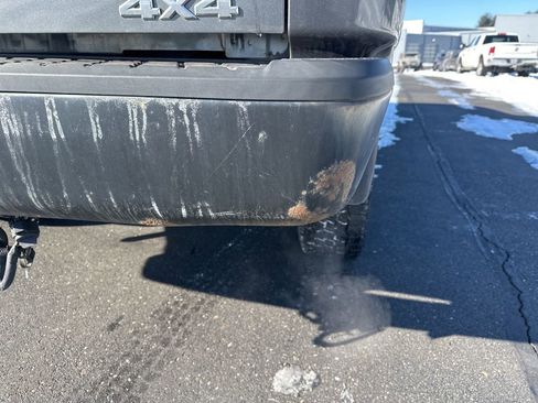 Used 2017 Nissan Titan SV image 37