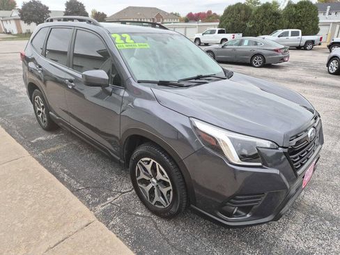 Used 2022 Subaru Forester Premium image 2